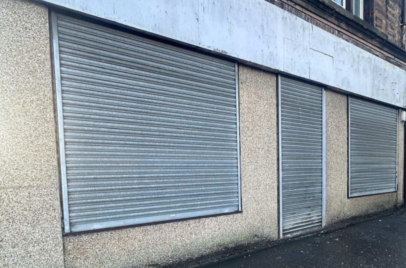 Before — Aesthetic lounge — Exterior Respray